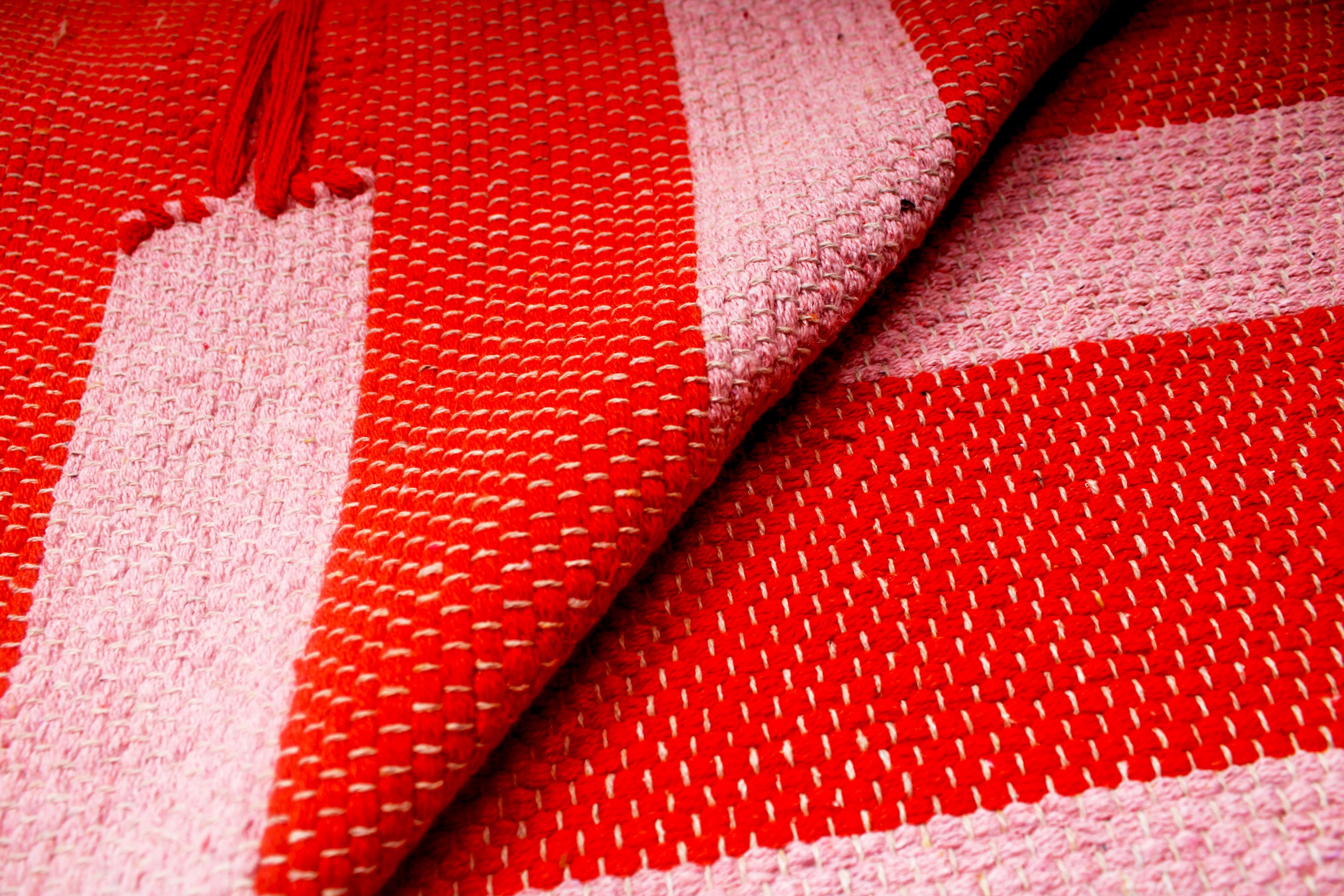 Ri Dari Pattern Buy Handloom Dari Online | Handloom Dari, Bed Covers, Bed Sheets, Bed ...